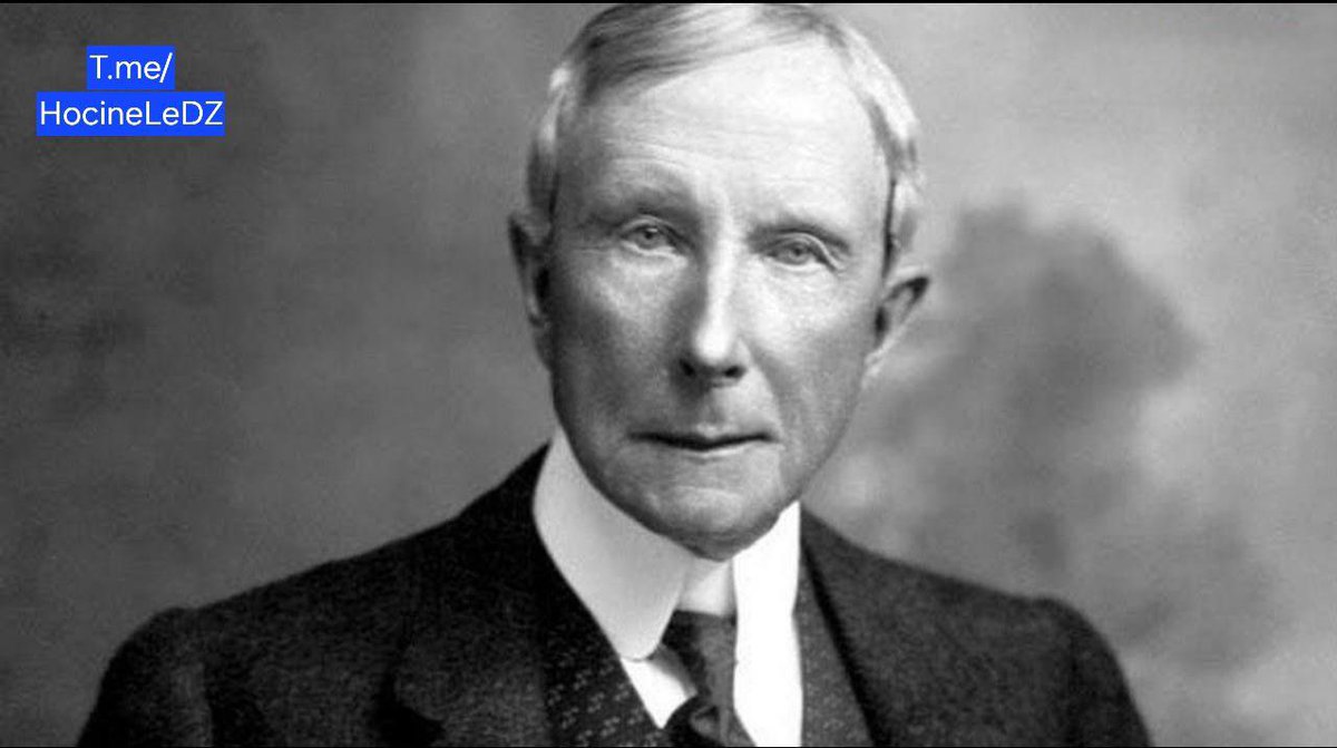 camille_moscow's tweet photo. DIXIT JOHN D. ROCKEFELLER - PROFESSION DE FOI MAÇONNIQUE :

"Nous garderons leur vie courte et leur esprit faible, tout en prétendant faire le contraire. Nous utiliserons notre connaissance de la science et de la technologie de manière subtile, afin qu'ils ne voient jamais ce qui se passe. Nous utiliserons des métaux mous, des accélérateurs de vieillissement et des tranquillisants dans les aliments et l'eau, ainsi que dans l'air. Où qu'ils aillent, ils seront recouverts de poisons. Les métaux mous leur feront perdre la raison".
