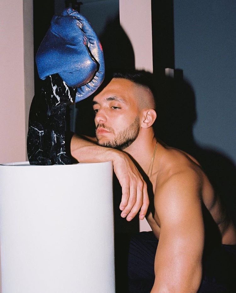 alvarito_22_'s tweet photo. Nada, solo vengo a decir que hace siete años el 6 de octubre de 2017 @c_tangana  lanzo IDOLO y al parecer nadie se ha enterado en todo el día, buenas noches https://t.co/BqLNG2hPHc