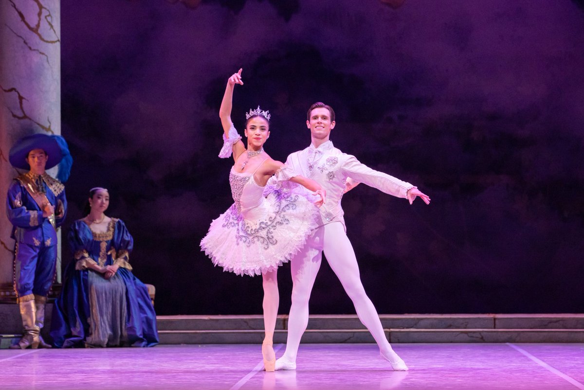 Today we're wishing company dancer Dianetzy Rojas a very Happy Birthday! 🥳🎉

Photo of Dianetzy with Morgan Stillman in THE SLEEPING BEAUTY 

📷 Anne Marie Bloodgood 

#balletaustin #dianetzyrojas #BalletAustinBirthdays