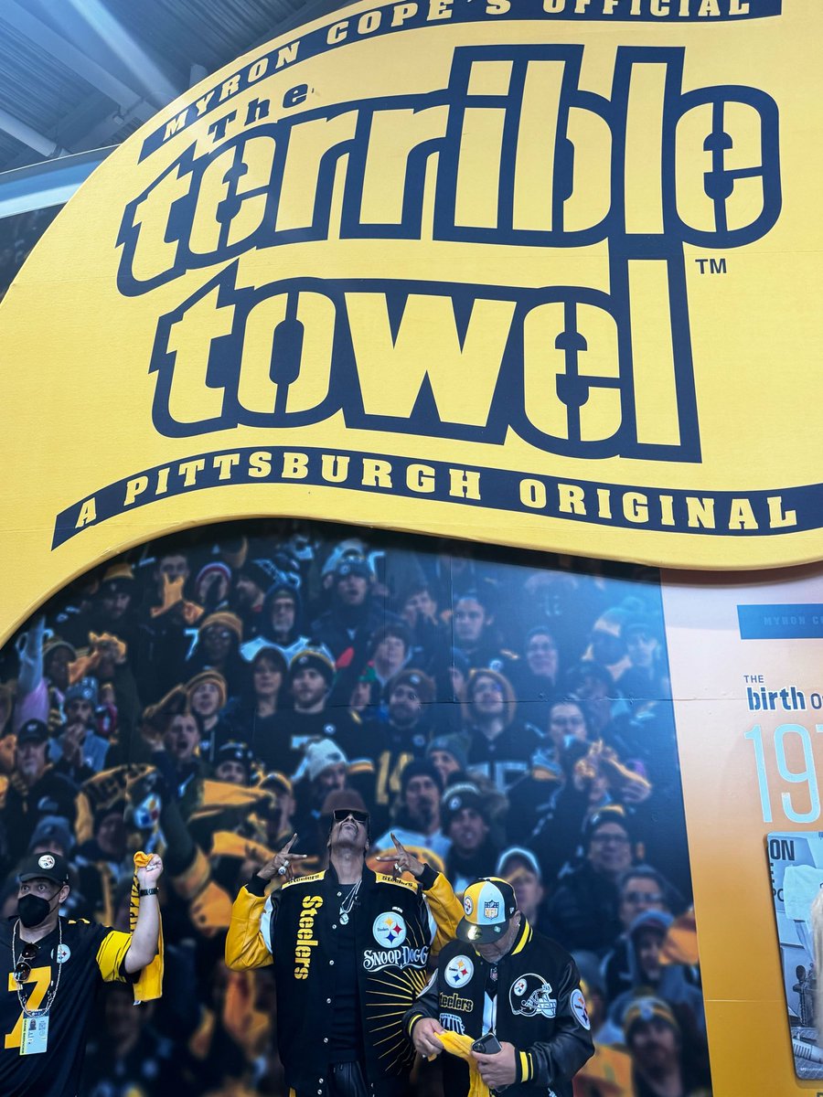 NBCSports's tweet photo. Nothin’ but a Steel City thang. #HereWeGo @SnoopDogg https://t.co/o7mxmdY1Ty