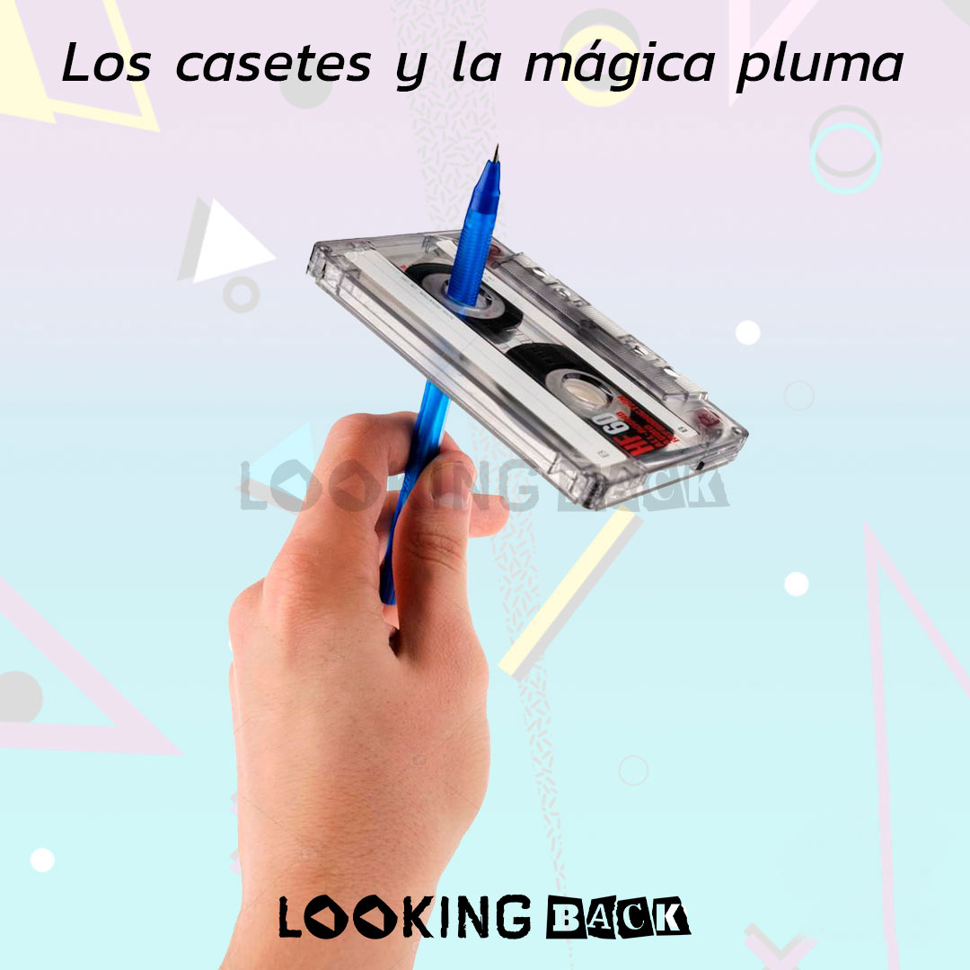 lookingback1995's tweet photo. ¡La pluma, nuestro héroe en la era de los casetes! ¿Quién más usaba este truco ingenioso para no acabarse rápido las pilas del Walkman? #VueltaAlPasado #caset #RecuerdosMusicales https://t.co/y13QDirX0w