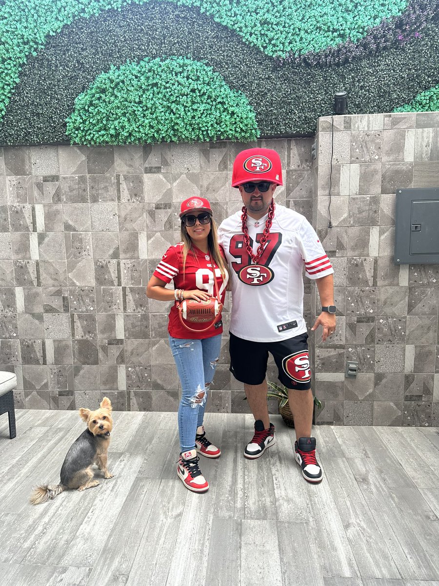 ferloa9's tweet photo. @FOXImpactoNFL #foximpactoNFL #goninersgo https://t.co/9rPDET5jqh