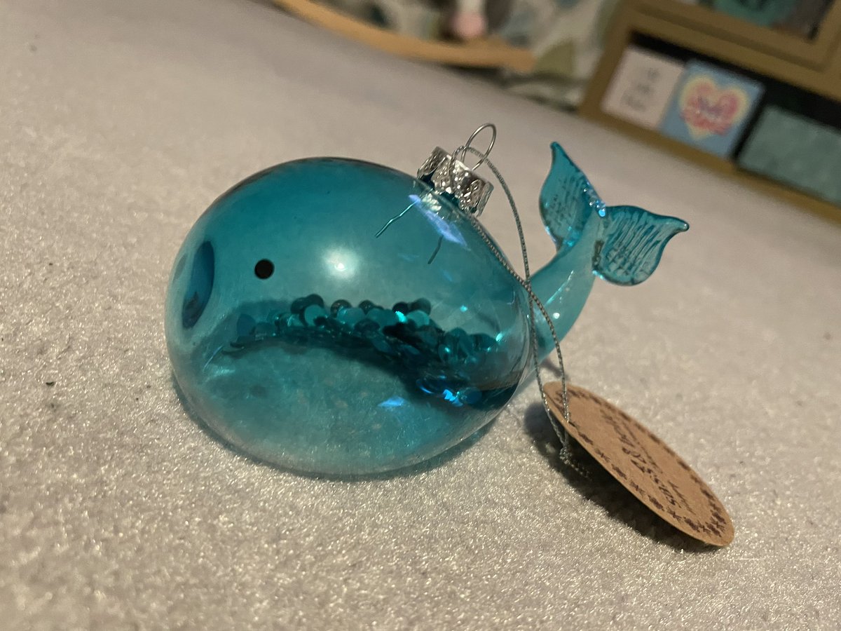 KellyClwn's tweet photo. @MartinSLewis This little guy, I love it so much, it makes me happy just to see him, bought for £1.75 and is on display all year round even though I think he’s supposed to be a Christmas ornament. I often say i’m gonna leave him to my favourite child! It my most precious thing https://t.co/wUylK6Hvd1