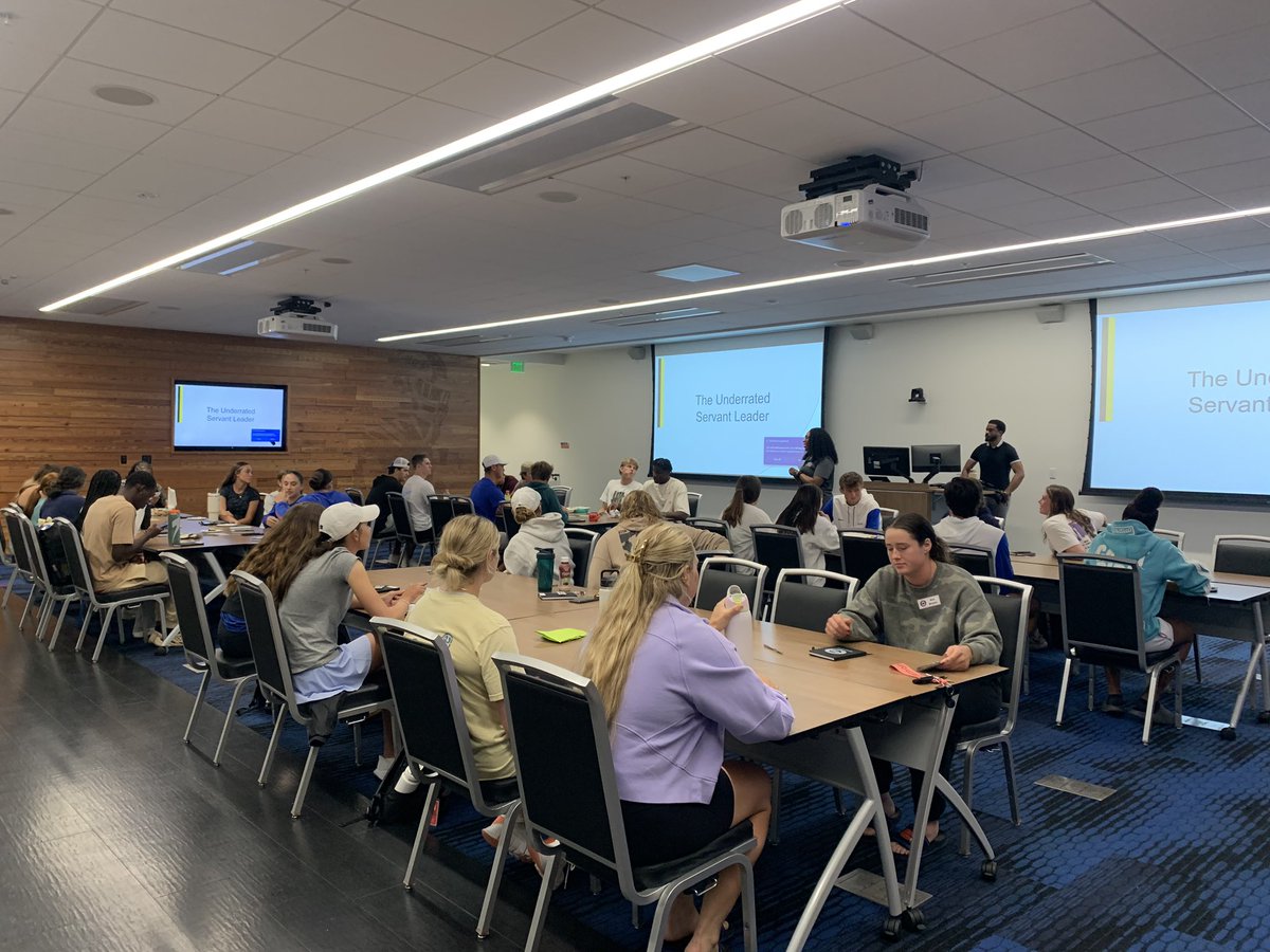 GatorsExp's tweet photo. Servant Leadership = Sacrifice
Session 3 of GatorsLead Teams made participants think about what their motivation is to remain a servant leader amongst their teammates.
#GatorsLead π https://t.co/os56Zdk6PW