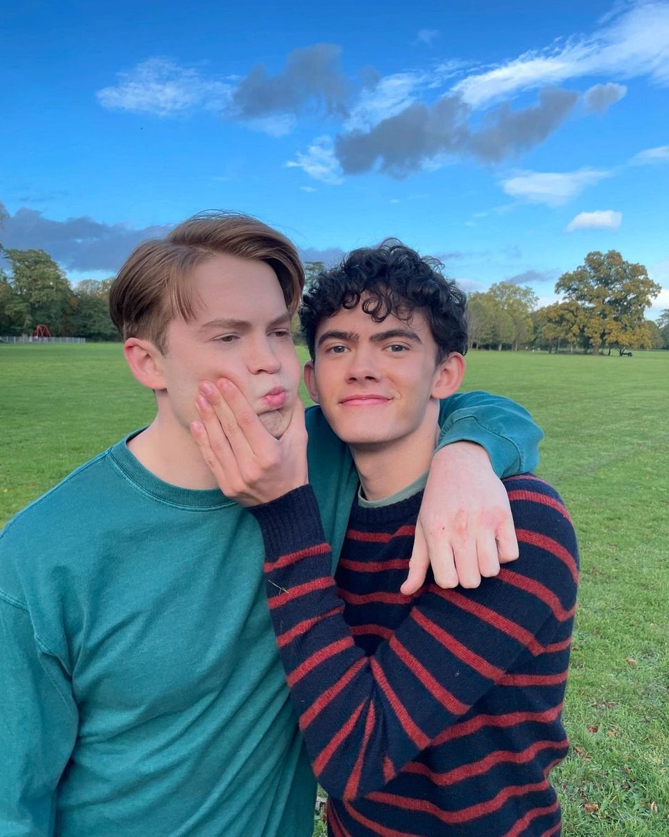 swiftxconnor's tweet photo. que vivan los novios 🙂‍↕️💞 https://t.co/00ImNk1vS2