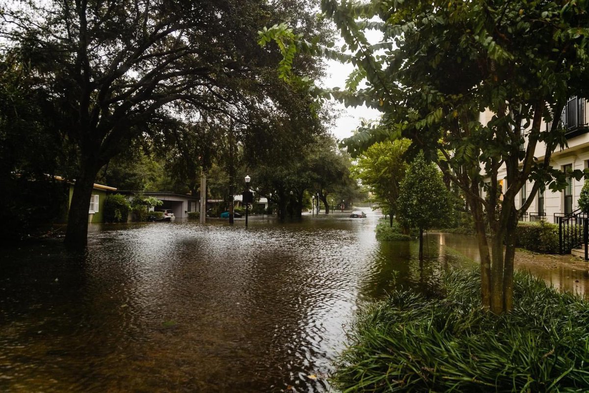 Alby88a's tweet photo. This was in Orlando back in 2017 and 2022. Please take this seriously.  Storms are no joke! https://t.co/e3xmOu2Nn4