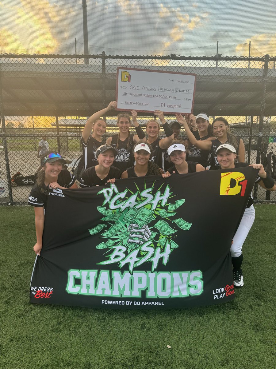 d1fastpitch1's tweet photo. That’s a wrap on the 16U Premier Division at the D1 Cash Bash! HUGE congratulations to our CHAMPIONS: Ohio Outlaws Vogan! 🏆
And another HUGE CONGRATULATIONS to our Finalists: Ohio Outlaws Pezzuolo! 🥈 https://t.co/kc5mkV2S93