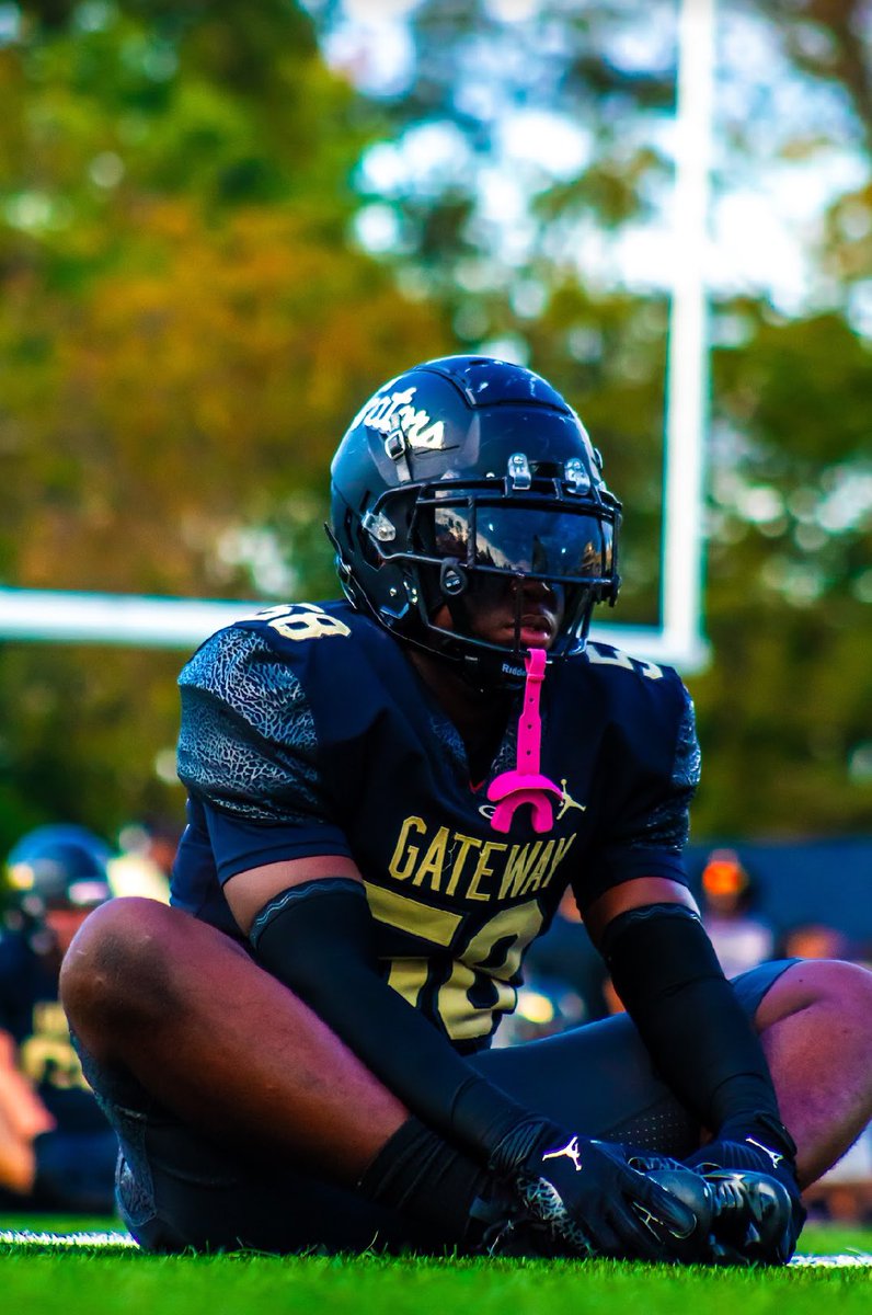 EFisher43's tweet photo. Mid Season Highlights 

https://t.co/M83KSwTNMA

@coachivy1788 @CoachJohnstonOL @coachtyler34 @CoachGrigs619 @CoachPeluso_  @CoachTerryPSU @BallCoachJoeMo @210ths @7Twice