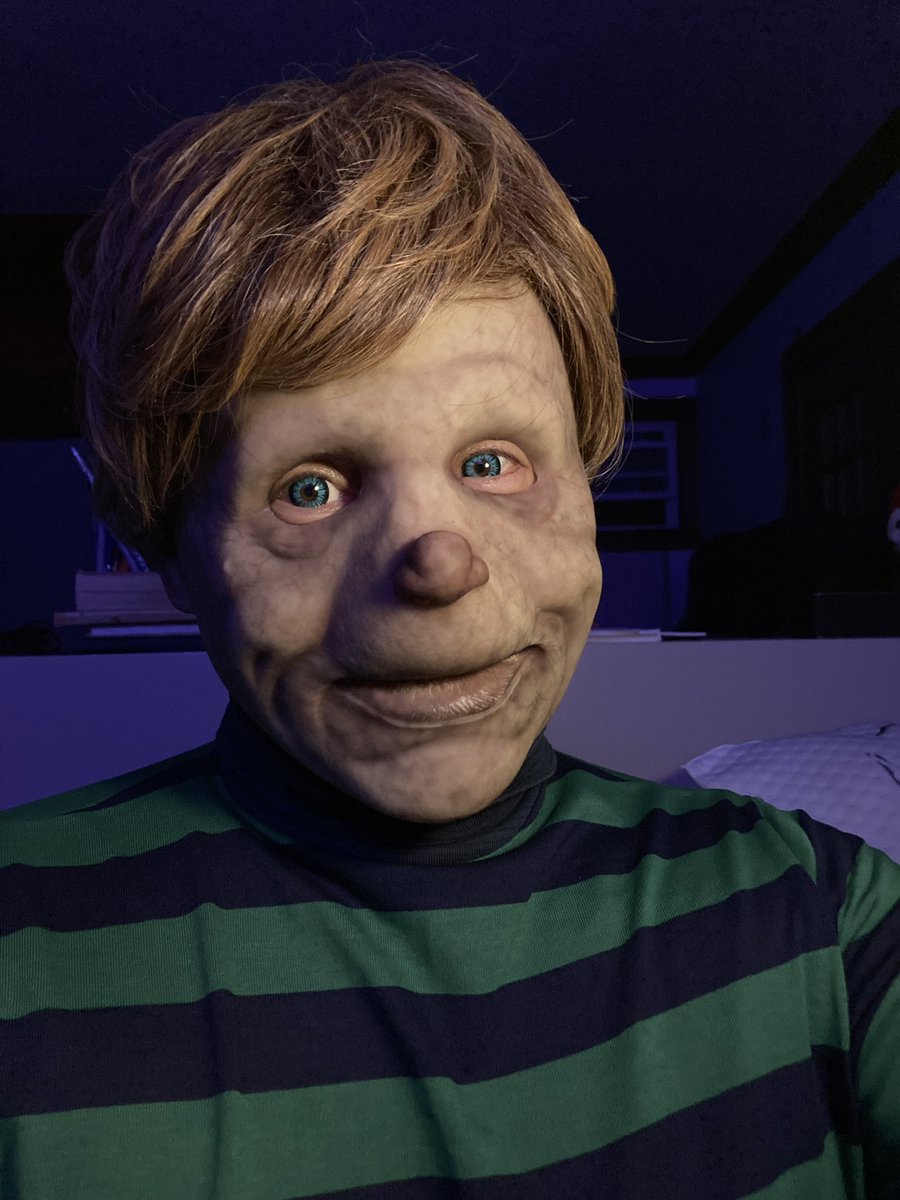 DuskySamCat's tweet image. Quincy on a Saturday night