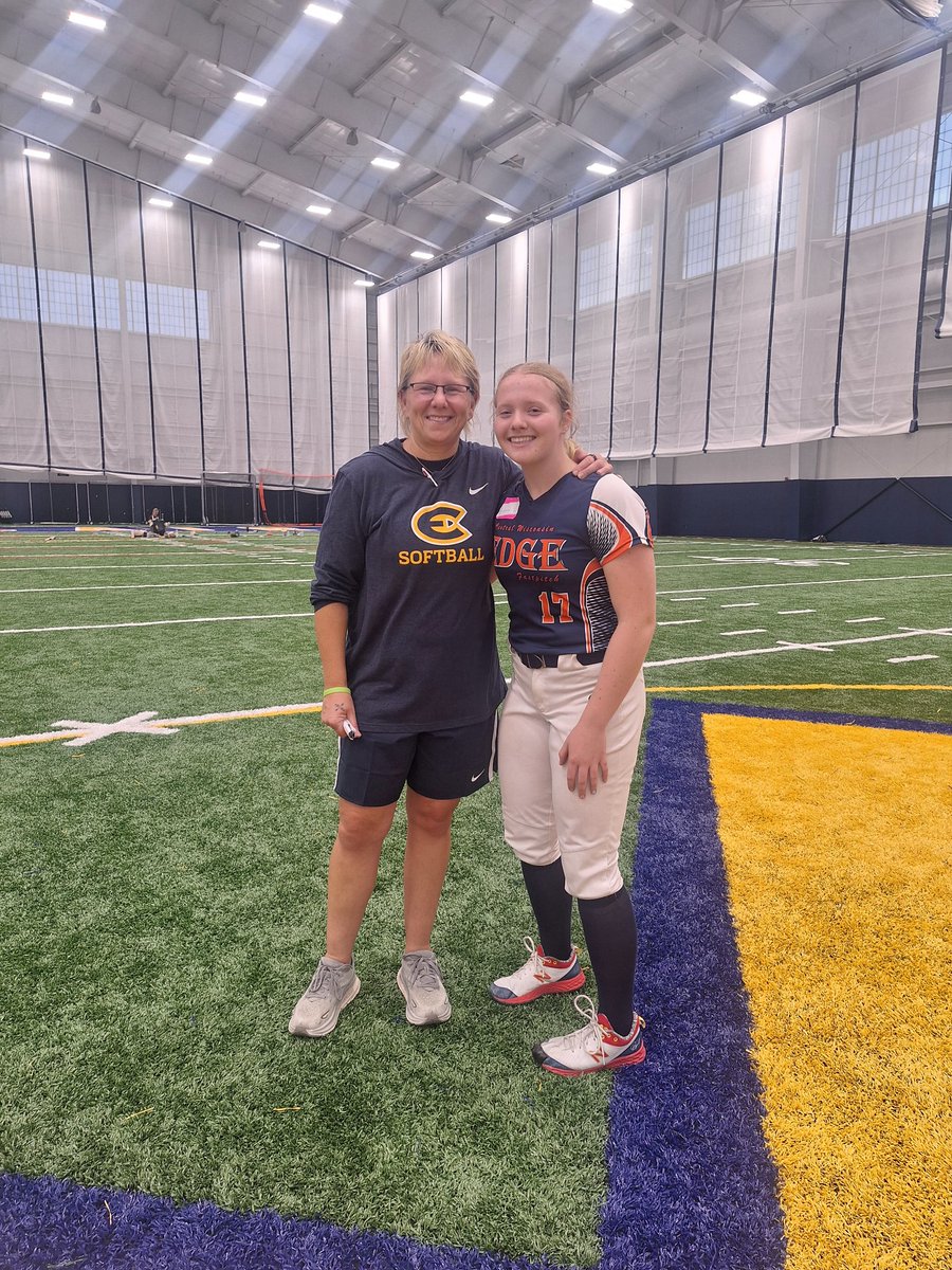abodner17's tweet photo. Last weekend I had the amazing opportunity to visit @UWECSoftball! Thank you @BlugoldCoachH and @place_abbey72 for the amazing opportunity to play in the new facility and learn so much about the mental and physical aspects of the game! https://t.co/XUkVpDQs3i