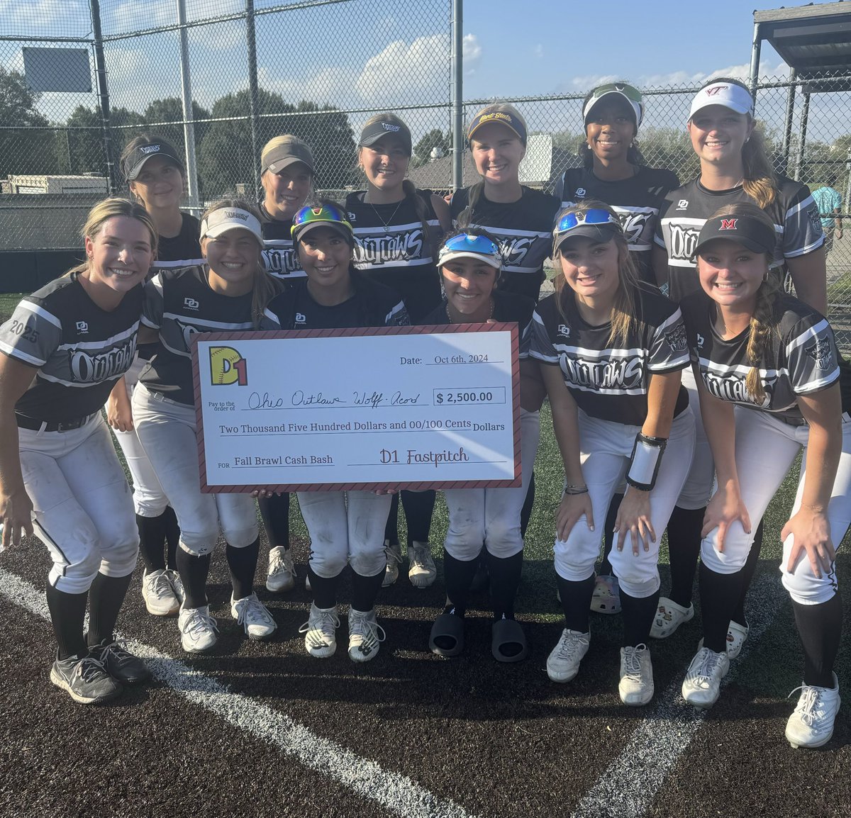That’s a wrap on the 18U Division at the D1 Cash Bash! HUGE congratulations to our CHAMPIONS: Indy Crush! 🏆
And another HUGE CONGRATULATIONS to our Finalists: Ohio Outlaws National Acord! 🥈