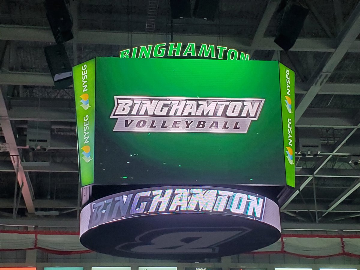 BingMW22's tweet image. #TeamWinston supporting this @Binghamton_VB team defeating the Bryant Bulldogs this afternoon.  #ClawsOut #GoBearcats