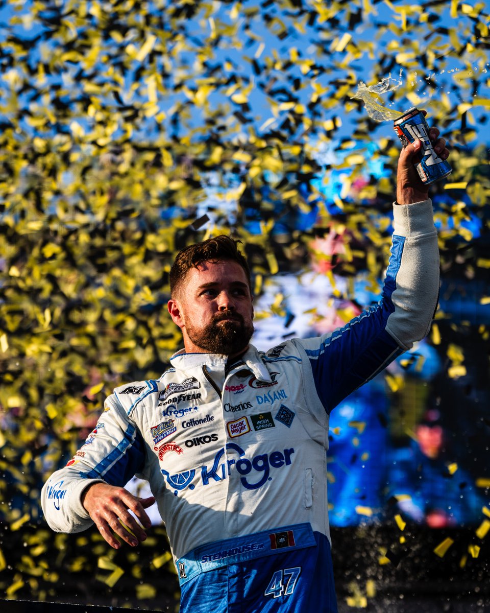 NASCAR's tweet photo. WINNER. 🎉 https://t.co/jnqtZly0Q7