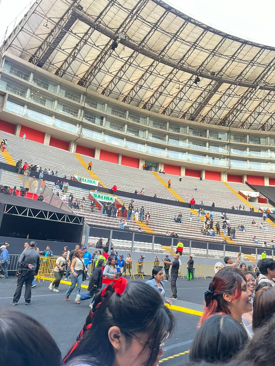 Así se ve el escenario del show de Niall en Perú!
©️ <a href="/horanprojectpe/">Niall Horan Project Perú</a> 
#TSLOTLima