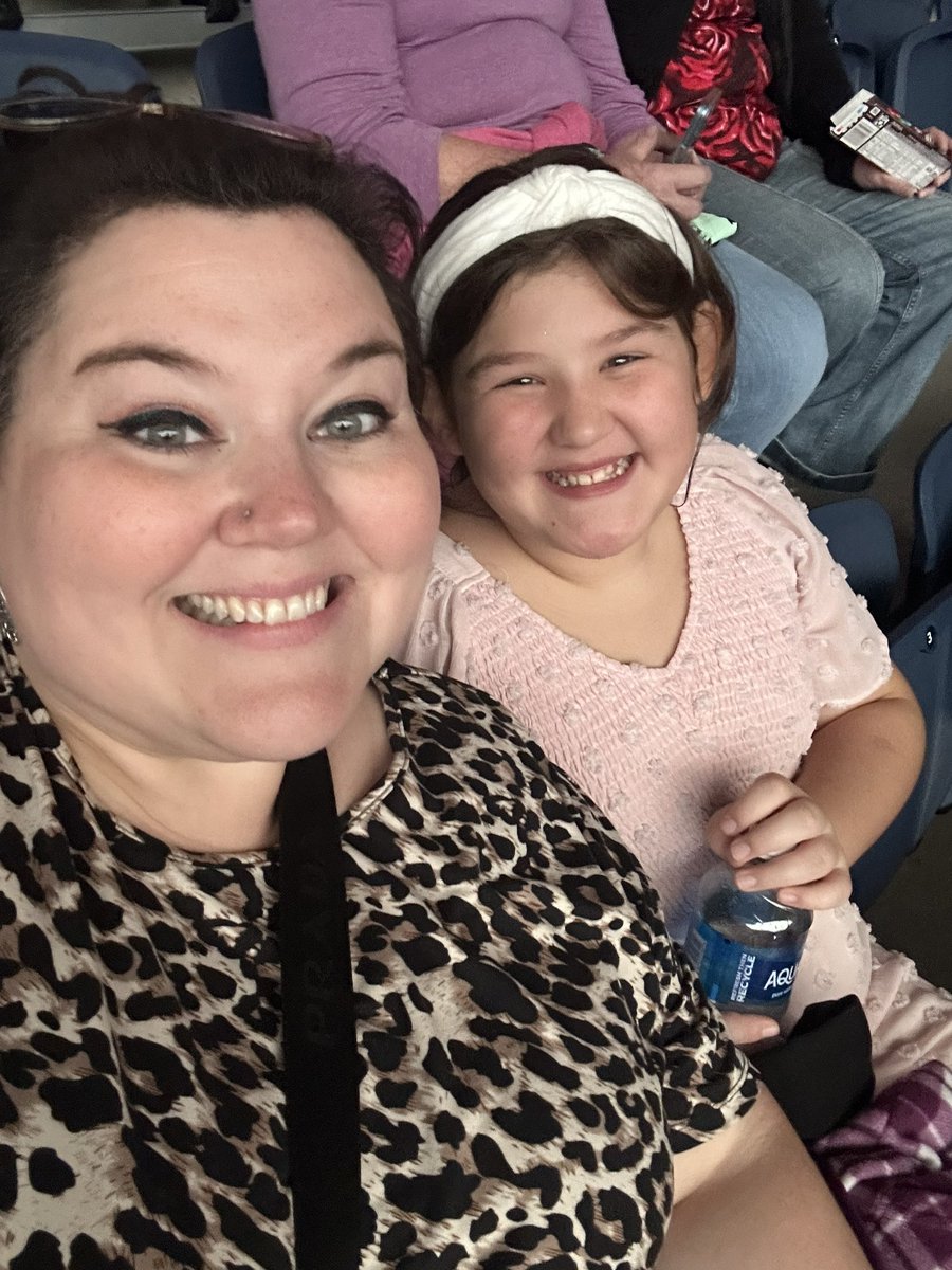 Nfeleets's tweet photo. Dreams do come true!! Finally seeing @Pink with my daughter for her first concert!! 💗 #soexcited #imightcry
#motherdaughter https://t.co/z9nE2yI9O8
