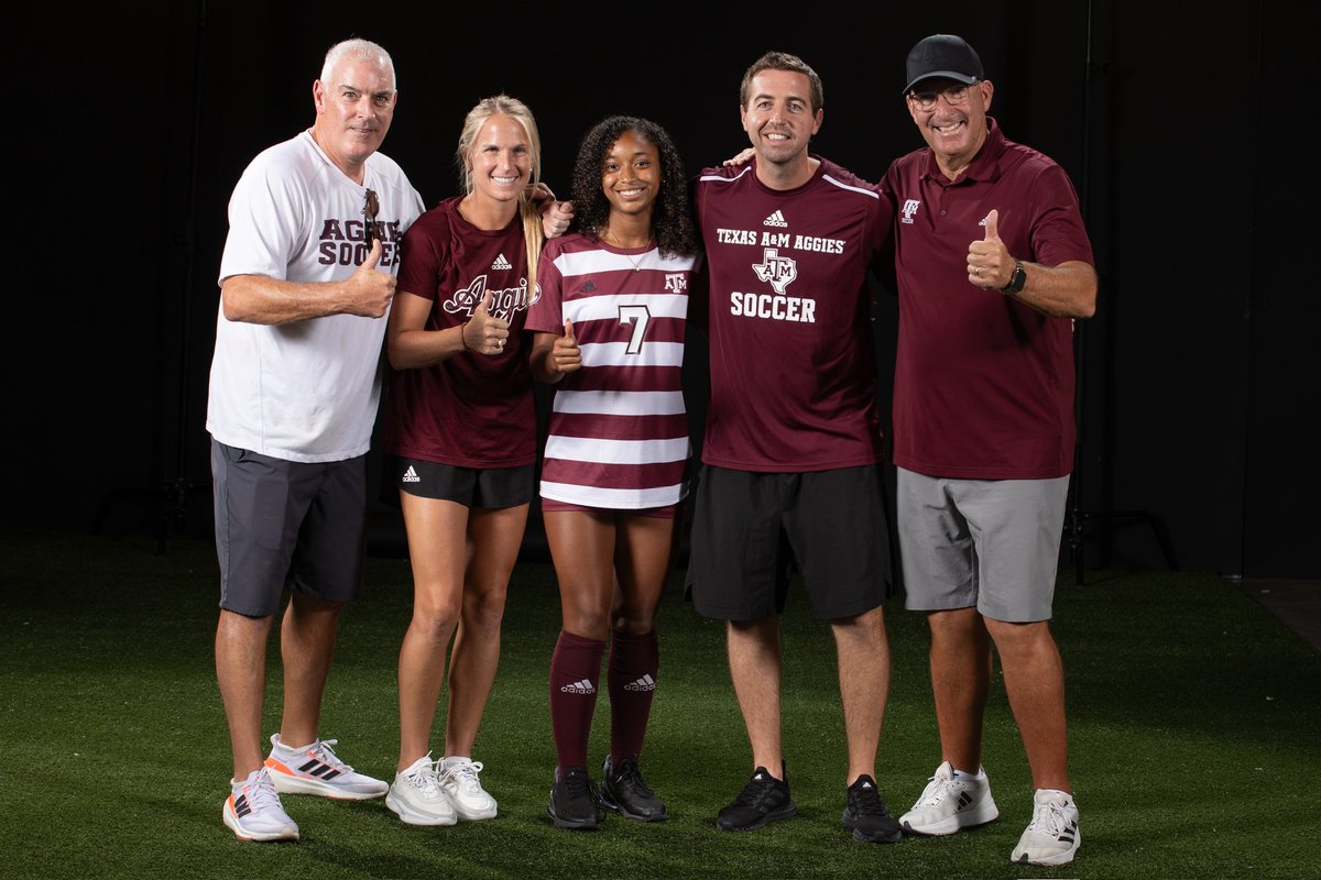 TessaArreola's tweet photo. Happy national Coaches day to my future coaches! Very excited for my future family! #futureAggie @CoachGSoccer @Alyssa_Mautz Coach Kurt and Coach Seth https://t.co/NID0H5FdBj