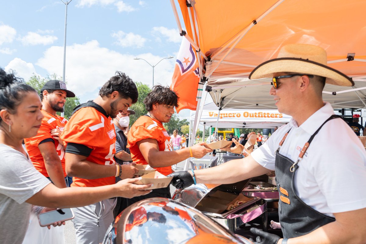 GoUTRGV's tweet photo. Football at Fútbol ✅🙌
Thank you to the RGV for showing out!
#UTRGV #RallyTheValley https://t.co/gXwctqEdpQ