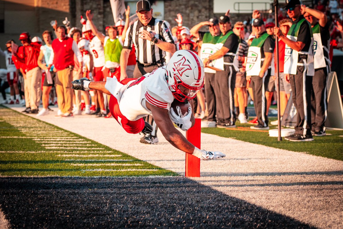 shotbyhahn's tweet photo. some of my favorite shots from yesterday’s @MiamiOHFootball vs @ToledoFB matchup https://t.co/UsJhvXSaWy