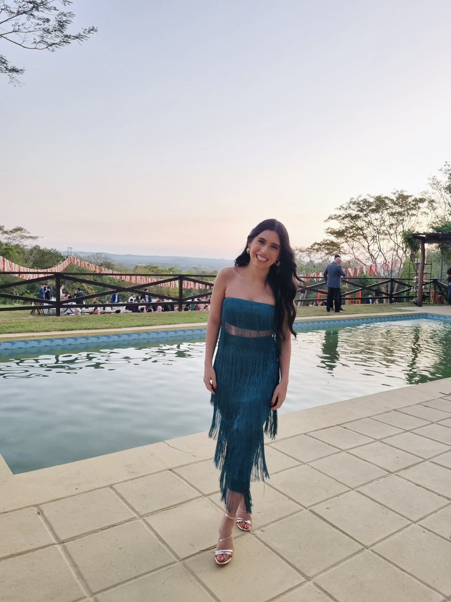 karenbeniteez's tweet photo. VENDOOOO 🗣️👗 

¿Tenés una boda, quince o colación que se asoma y no sabés que ponerte? 

Abro hilo de hermosas piezas que vendo porque ya sé que no voy a usar y me voy a apegar al pedo. 

1️⃣ 2 piezas aguamarina, estrené el finde pasado nomás y vendo por Gs. 150.000 es talle P. https://t.co/gVTi1LY6LG