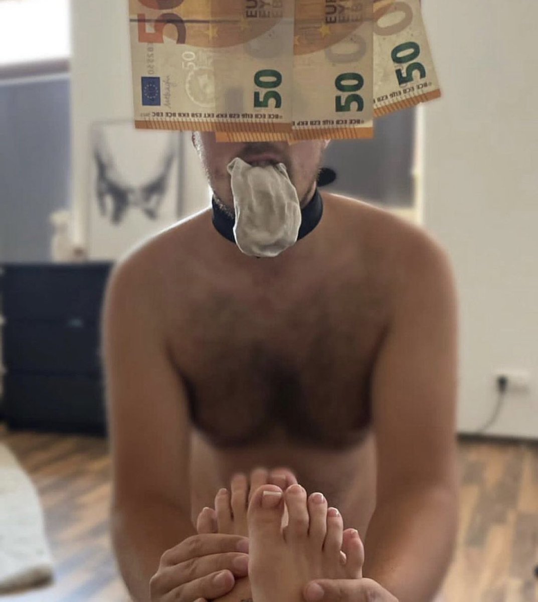 ReinePhoenix's tweet photo. La pute en a pris du plaisir 
Je suis toujours disponible pour les nouveau soumis également. Pas de fantasmer #bdsmِ  #Dominatrice #piedsnue #Offrande_Exigé https://t.co/4i9KB6btm5