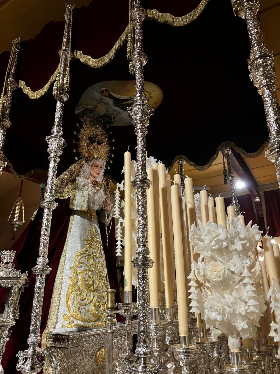RobertoAlMar's tweet photo. Te quiero ver pasear
Entre varales de plata
Te quiero ver caminar
Por calles, vías y plazas
Quiero ser tu penitente
Y acompañar tu camino
Quiero que te vea Jerez
Marchando entre el gentío https://t.co/WxeNaCyXe9
