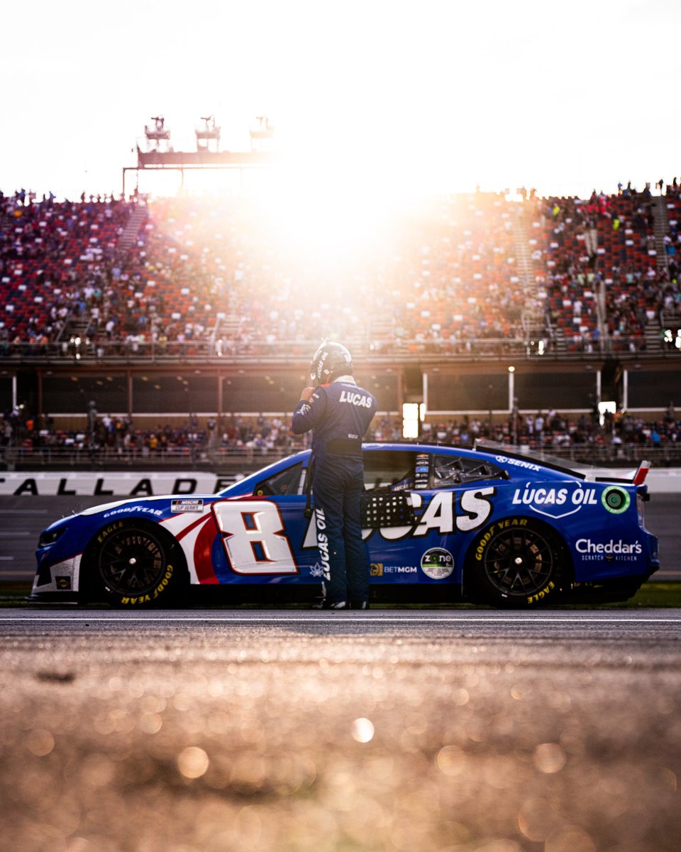 Kyle Busch tweet media