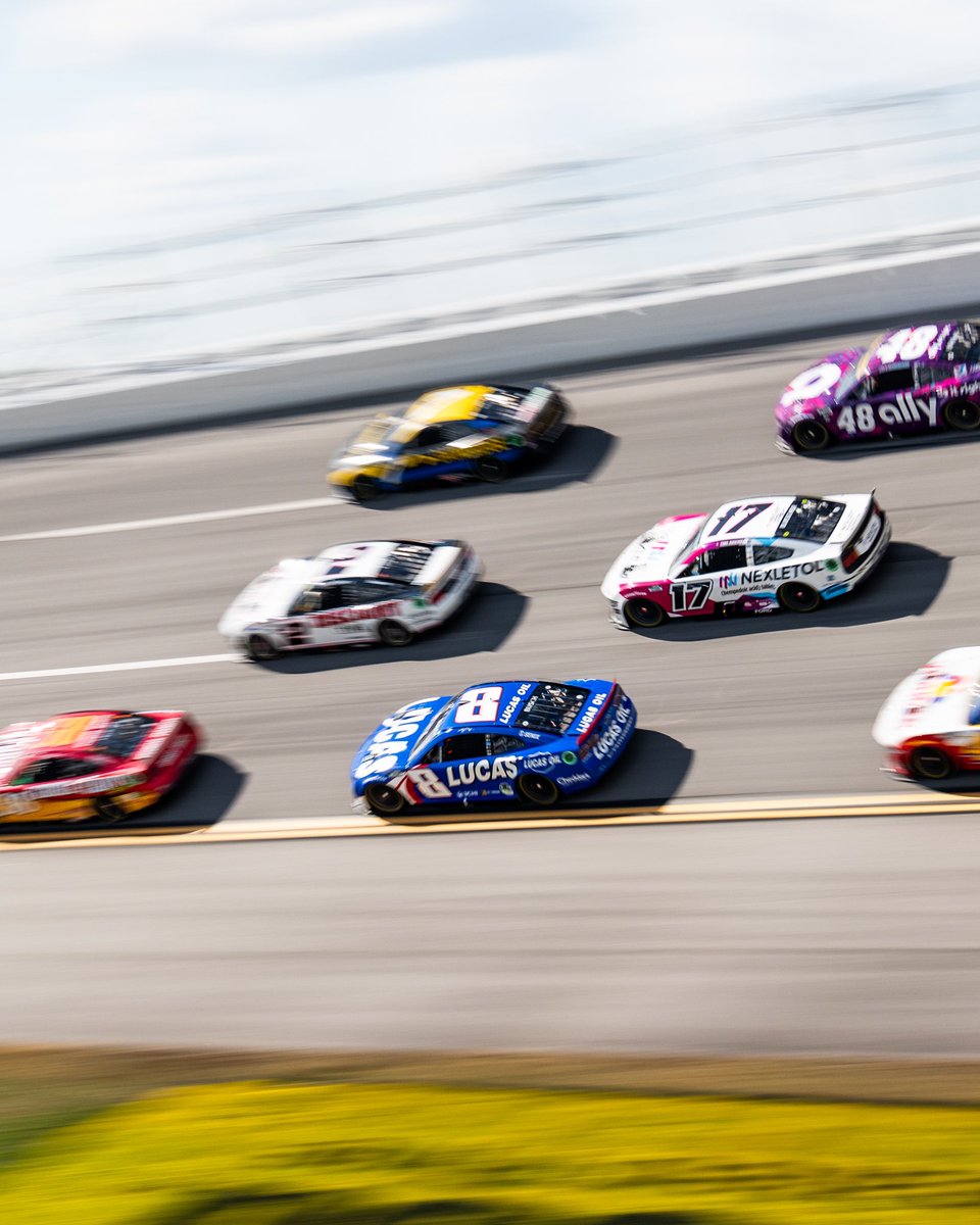 Kyle Busch tweet media