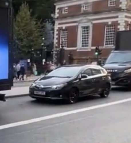 royal_bobby24's tweet photo. @DramaAlert the poor car 😭 https://t.co/MDSk7mm1My