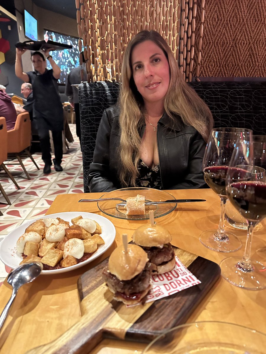 ricartperez's tweet photo. Pre-hurricane tasting menu at José Andrés’ Jaleo restaurant in Washington DC. 

#CarpeDiem 
#HeFedAnIsland
#Wanderlust2024 https://t.co/ZjnAIr29bO