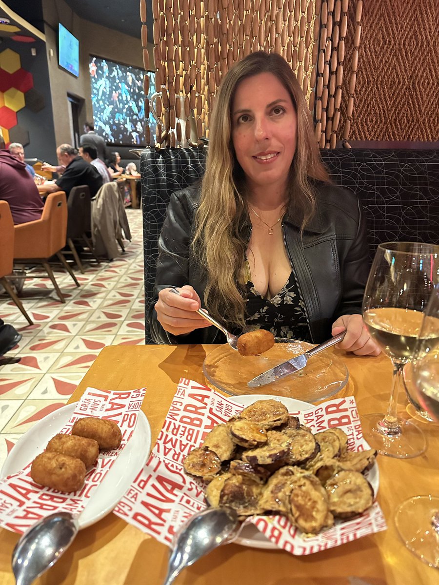 ricartperez's tweet photo. Pre-hurricane tasting menu at José Andrés’ Jaleo restaurant in Washington DC. 

#CarpeDiem 
#HeFedAnIsland
#Wanderlust2024 https://t.co/ZjnAIr29bO