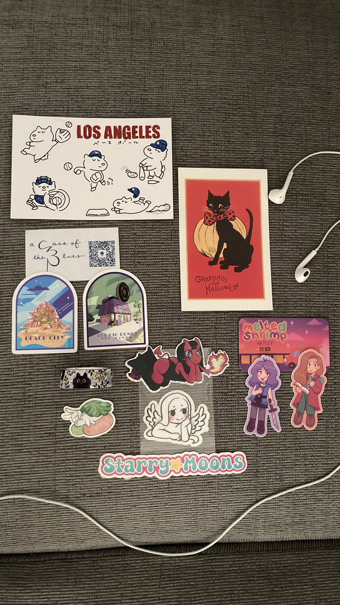 josephinespeaks's tweet photo. lil stationary haul!

💌 postcards: https://t.co/LltzmH3NtE
🐈‍⬛ washi tape: @thewashistation 
💎 steven universe: acaseoftheblues1320
🐰mochi: shirleyhuangart
🌱sdv: @meltedshrimp 
😇x😈: @starryxm00ns 

AMAZING LA artist alley organized by @PuccaNoodles https://t.co/eZyn80TYdf
