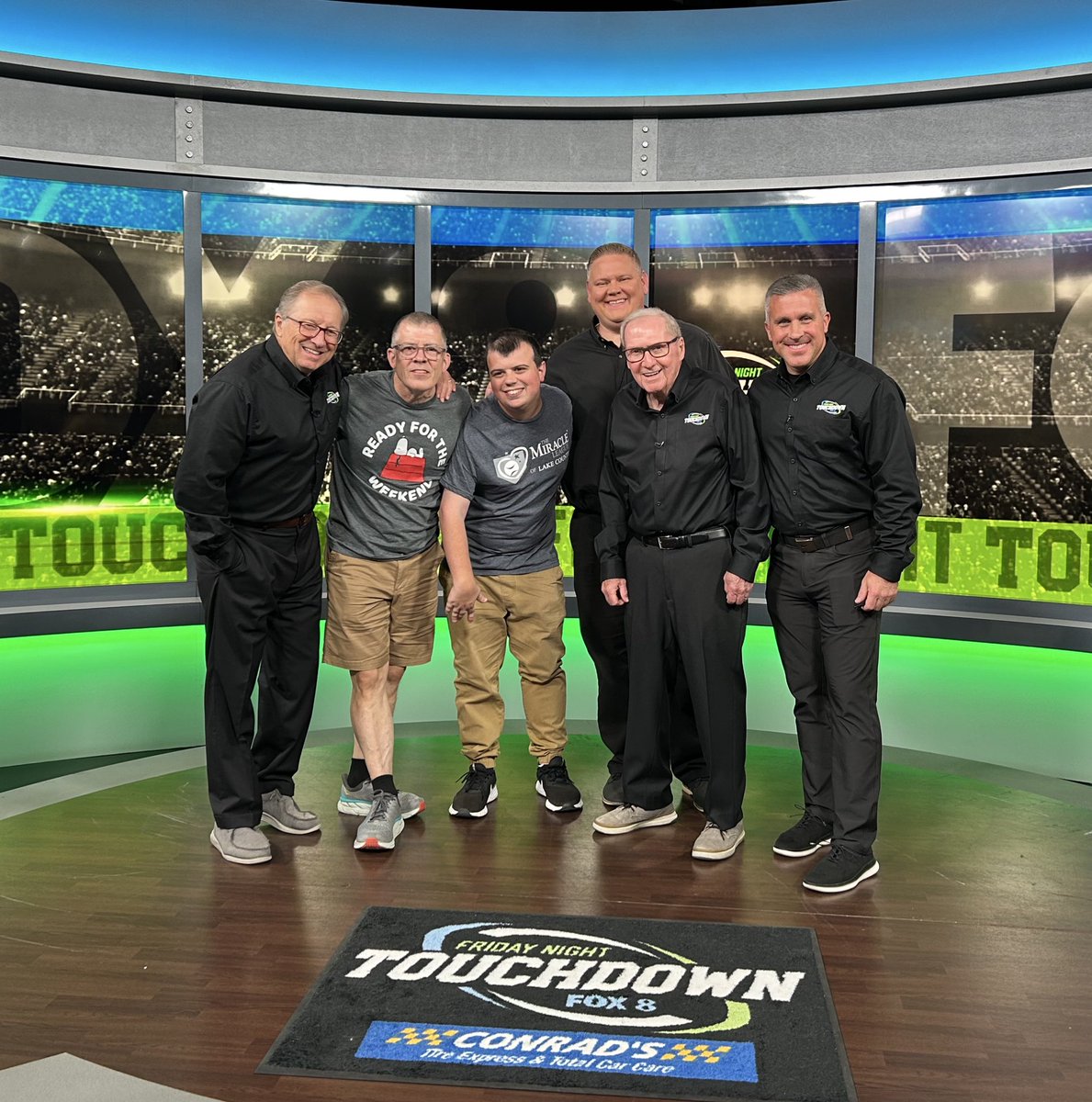 JohnTelich8's tweet image. Danny Coughlin was a friend and incredible tv teammate at @fox8news for close to 44 years.  There wasn’t a day he didn’t make us laugh or regale us with a funny story.  And he could write better than 99.999 of humans. His final night on tv @FOX8FNTD #RIPDanny