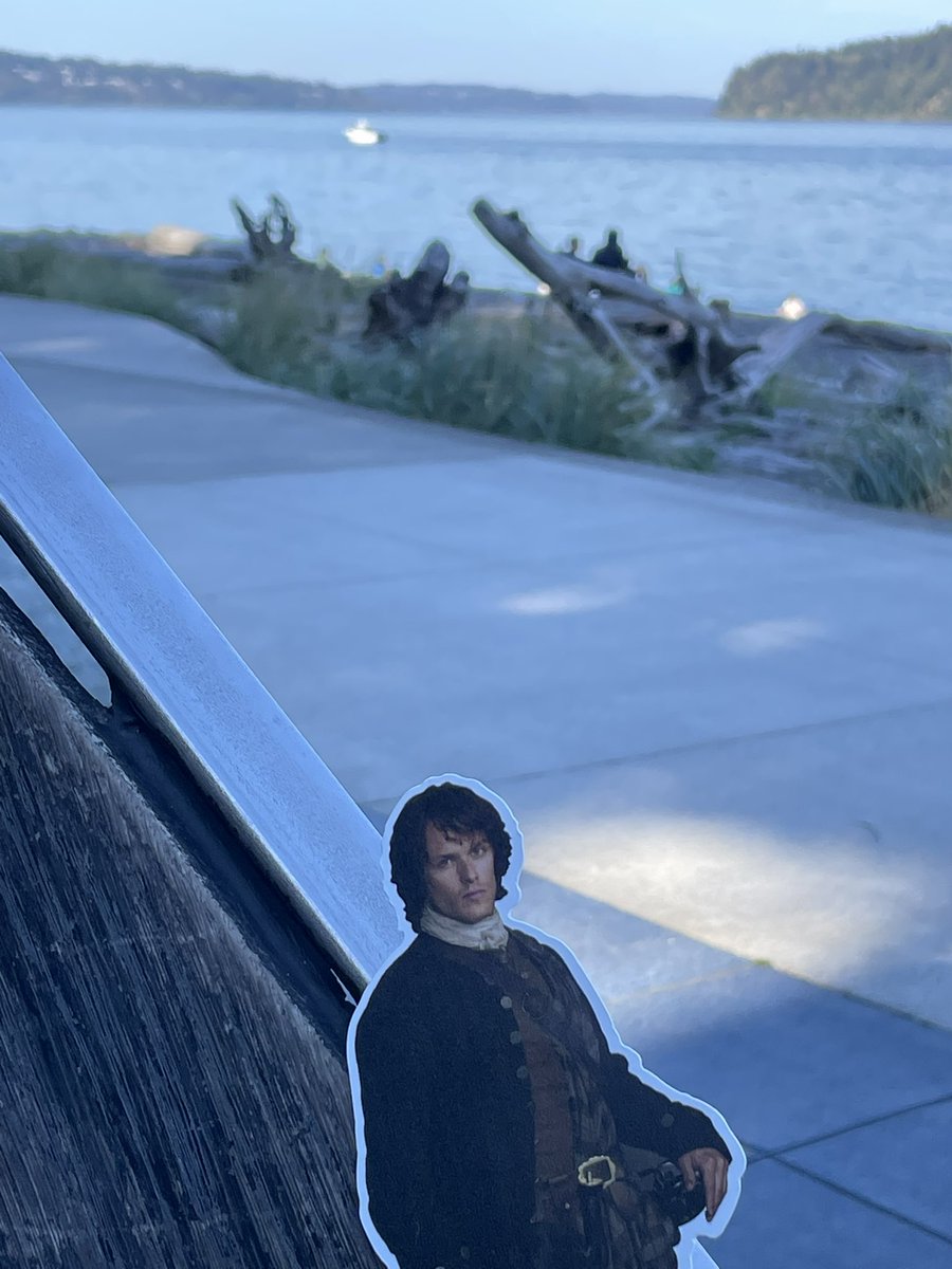 LalaDenise_246's tweet photo. I dinna care how small ‘tis, Sassenach. Yer stillna gettin’ me on that boat.

#SeasickJAMMF 🤢
#FlatJamie
#BringMeYerWeeAcupunctureNeedles
#Outlander https://t.co/WUIAfezydc