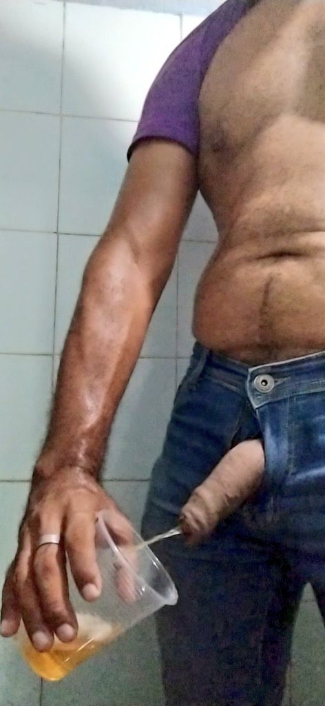 PZ_X__'s tweet photo. Hilo de hombres orinando
Quieres participar? 

@pelosowolf #PissPZ https://t.co/30DPf2Bq4J