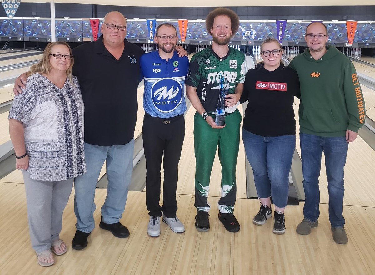 Epic stuff from Troup this weekend: beating EJ for a regional title, in the Tackett’s bowling center, and forcing the entire Tackett fam to take a photo with you holding the trophy lol