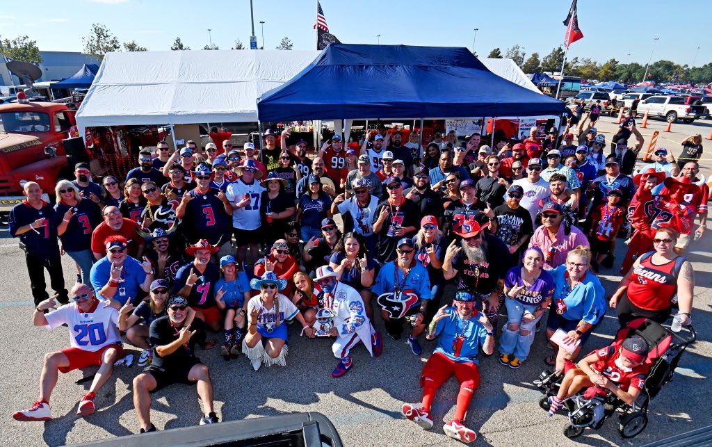 Spin_1221's tweet photo. Best tailgate at NRG. It’s not even close.. #HTownMade #NuffsaidTG https://t.co/1ZgaPzlddN
