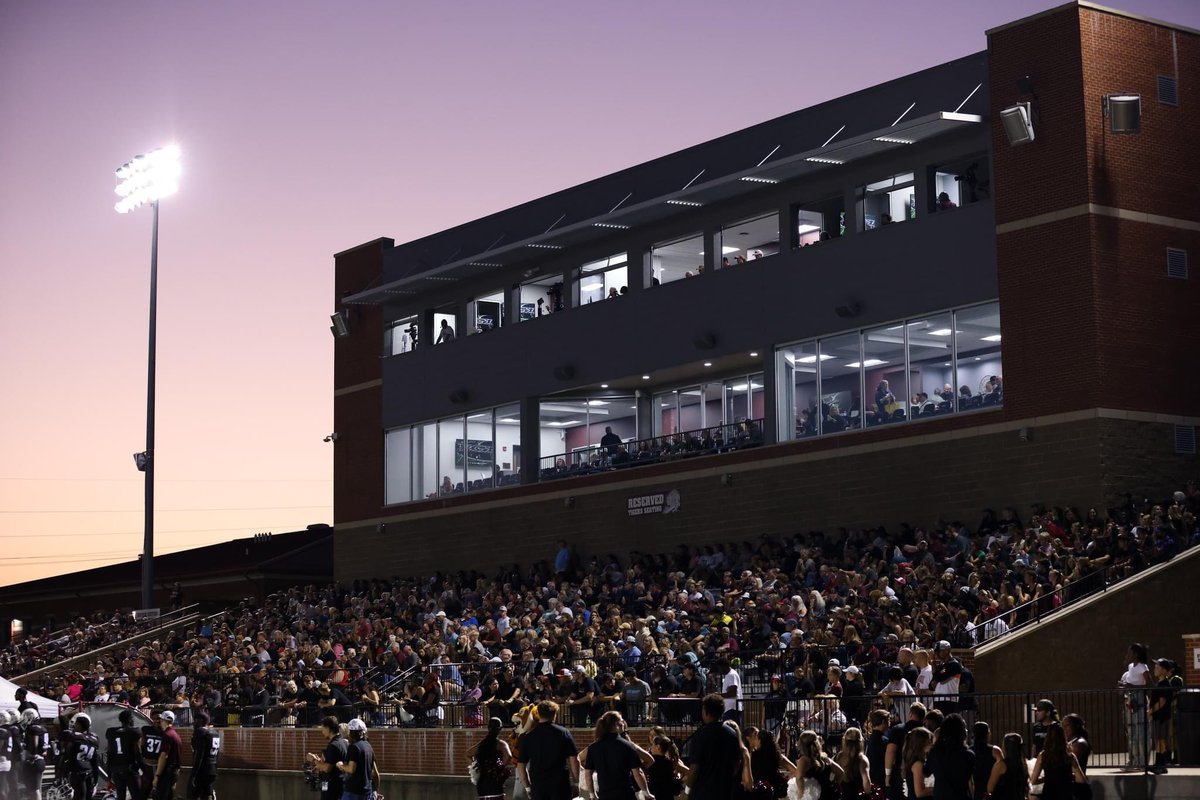 Who’s Got it Better Than Us…NOBODY!! Thanks for Bringing Us Through Last Night Fighting Tiger Nations - Couldn’t be More Proud of Our Young Men - Showed a Lot of Character Last Night Against a Well Coached &amp; Physical Football Team #BrickXBrick