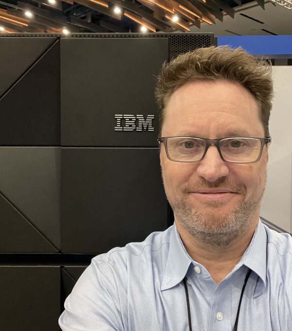 Darren_Surch's tweet photo. It's not a hug but there's definitely some stanning going on! Happy #HugYourMainframeDay!😁
@ibmz #HYMD2024 #IBM #z16 #telum #IBMZ #mainframe #ibmchampion https://t.co/TDh8DVjd9F