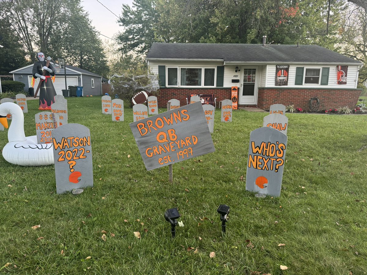 qb_browns's tweet photo. It’s October. The @Browns lost. No better time to officially update the Browns QB Graveyard 🪦 Please welcome our new members @JoeFlacco &amp; @jeffdriskel. For now… https://t.co/kJGHPs3AHh