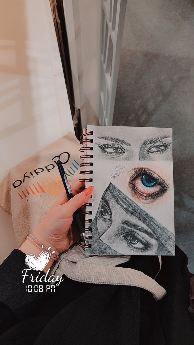 hC7PL4F40FbFFXK's tweet photo. مقتطفات صوريّة ورسوماتي في الوقت المُستقطع من معرض الكتاب لعام 2024✨🖌️📚
#معرض_الرياض_الدولي_للكتاب_2024
#معرض_الرياض_الدولي_للكتاب
#معرض_الرياض_الدولي_للكتاب2024 https://t.co/QPq79whdpY