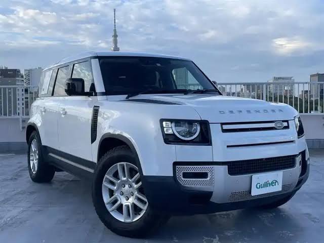 戦車かっこいいな
エリザベス女王も愛した車

エアサス、コイルサスともに試乗したけどオンロードは特に変わりない感じ。

乗る前は圧倒的にディーゼルだったけど、乗り比べると2l直4で十分レベル。
3l直6乗るとトルク感最高

値段が可愛くない

#ディフェンダー
