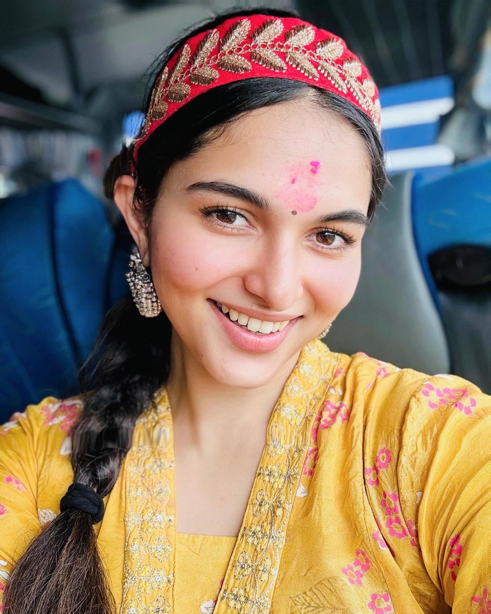 You can never take the Nepali girl out of me ❤️

#kayadulohar