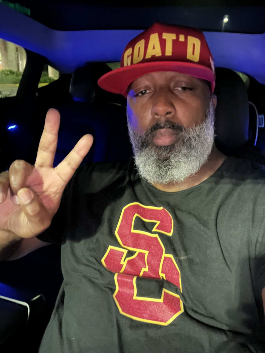 LJRacing38's tweet photo. Went to the store, I never stop reppin the brand, even after a loss. #Goatd @uscfb https://t.co/c077aOyTcK