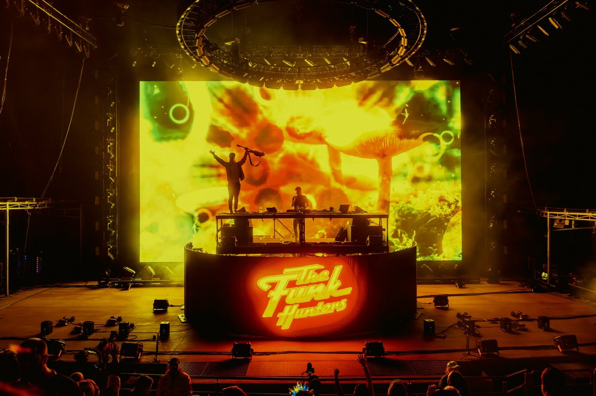The Funk Hunters (@thefunkhunters) on Twitter photo RED ROCKS…WOW!! At a complete loss for words. Looking up and seeing 10,000 smiling faces felt like an actual dream.  Thank you CloZee & LSDREAM for having us and thanks to everyone who made the journey to be there with us last.  We love each and every one of you so much ❤️🙏 RED ROCKS…WOW!! At a complete loss for words. Looking up and seeing 10,000 smiling faces felt like an actual dream.  Thank you CloZee & LSDREAM for having us and thanks to everyone who made the journey to be there with us last.  We love each and every one of you so much ❤️🙏