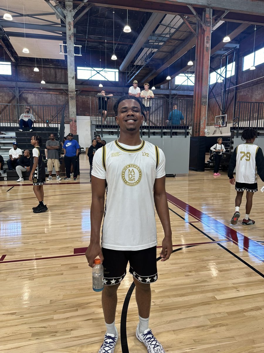 Trentw_23's tweet photo. Some Sunday standouts from East HSA: 

‘26 Jermel Thomas
‘25 Jared Smith 📸
‘25 Zion Dixon 📸
‘27 Dazon Reid 
‘26 Jackson Southerland 📸
‘28 Sean Forbes 
‘26 Jaylen Hunter-Coleman 
‘25 Tim Walker 
‘27 Jayden Doctor 
‘25 Zha’Mere Crawford https://t.co/3lgifTl1NN