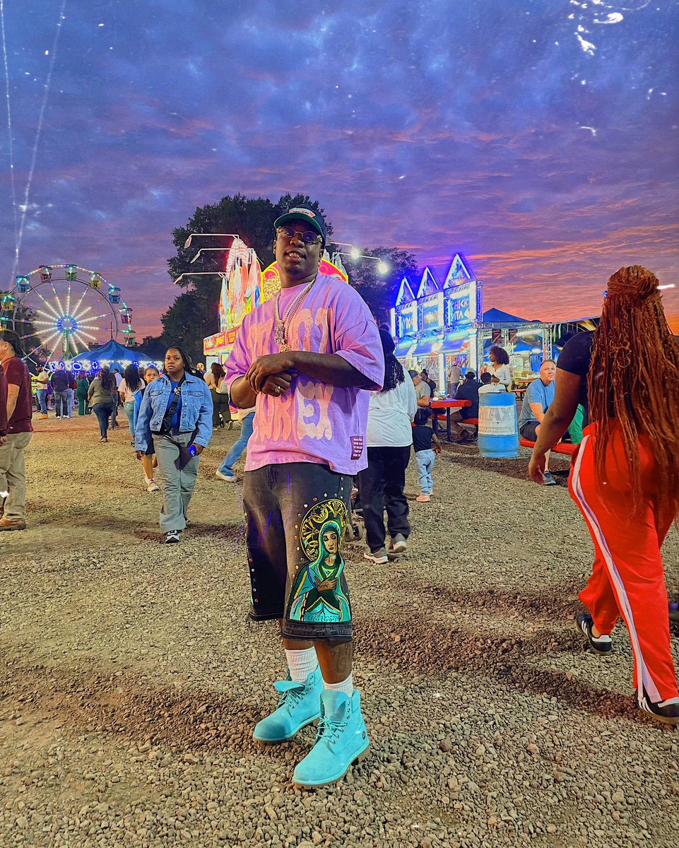 DKGUWOP's tweet photo. 🎡🎡🎡 https://t.co/WOu3f37kow