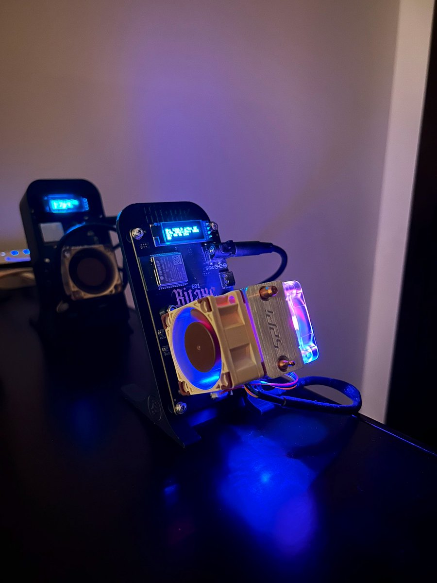 tremulant1's tweet photo. Bitaxe setup. One Supra and the new Gamma. Combined around 1.8 Th/s. Helping keep the #Bitcoin network secure and #decentralized.
#Bitaxe #BitaxeSupra #BitaxeGamma https://t.co/vEiLx5oeNG