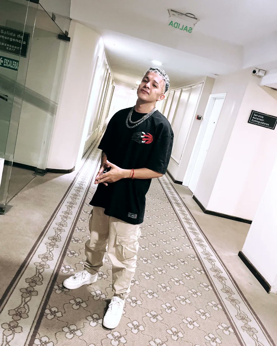 eldaro_'s tweet photo. tan dulce como un dulce amargo...🥴 https://t.co/AKrDU7TjSe