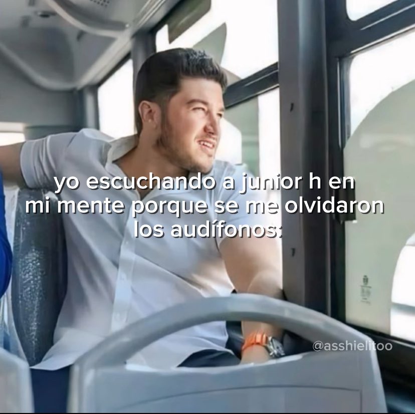 asheeeboouu's tweet photo. yo escuchando https://t.co/3Dl9CBxGMb