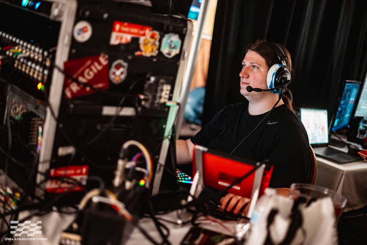 WavelengthSSB's tweet image. Interested in getting a free #Wavelength2024 T-Shirt?
We will need some help with tonight's teardown after #SSBU and if this something that interests you, please head over to the TO Desk and let us know!
📸 @bluerosetori @EllieJellieeee